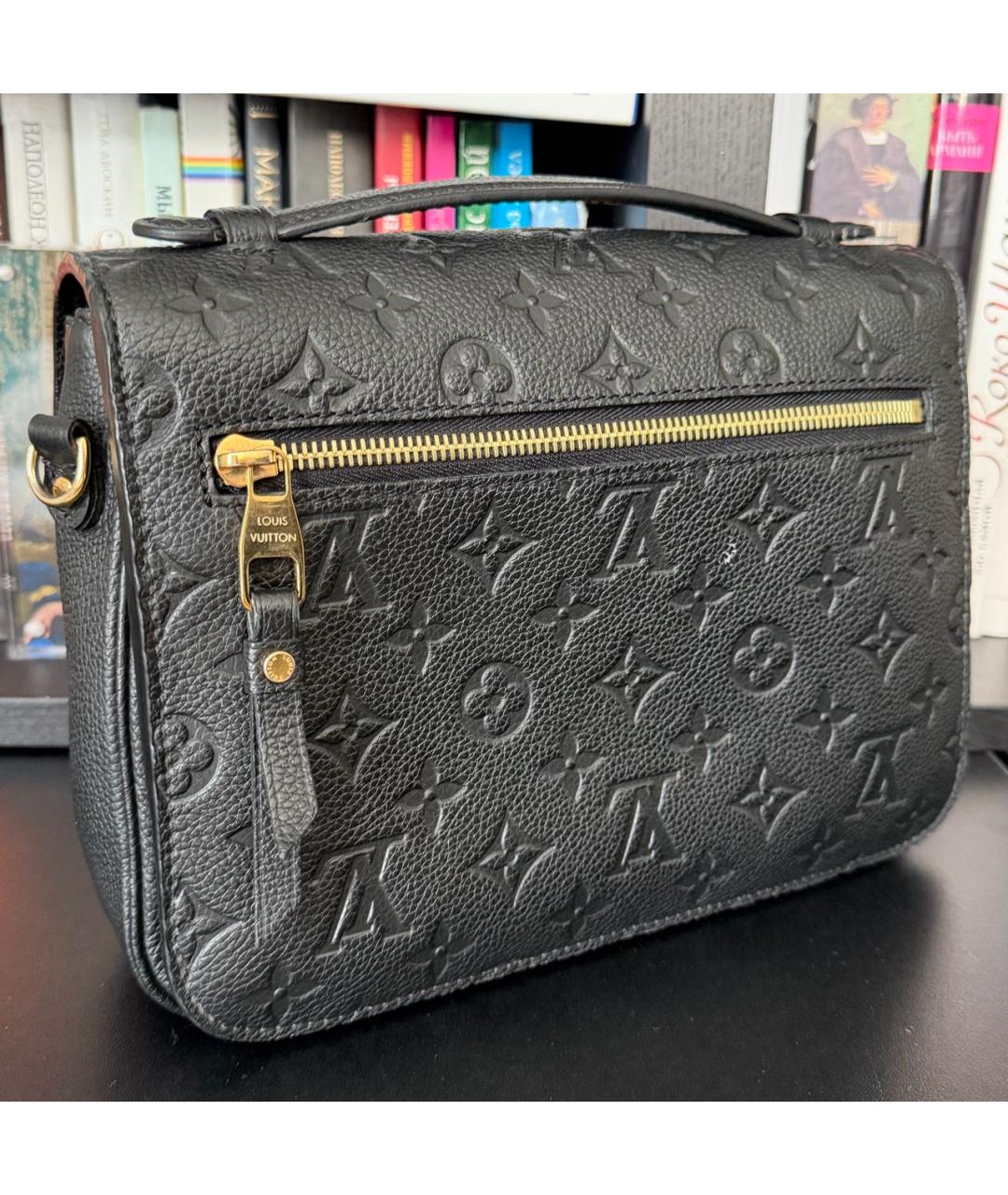 LOUIS VUITTON Черная кожаная сумка через плечо, фото 3