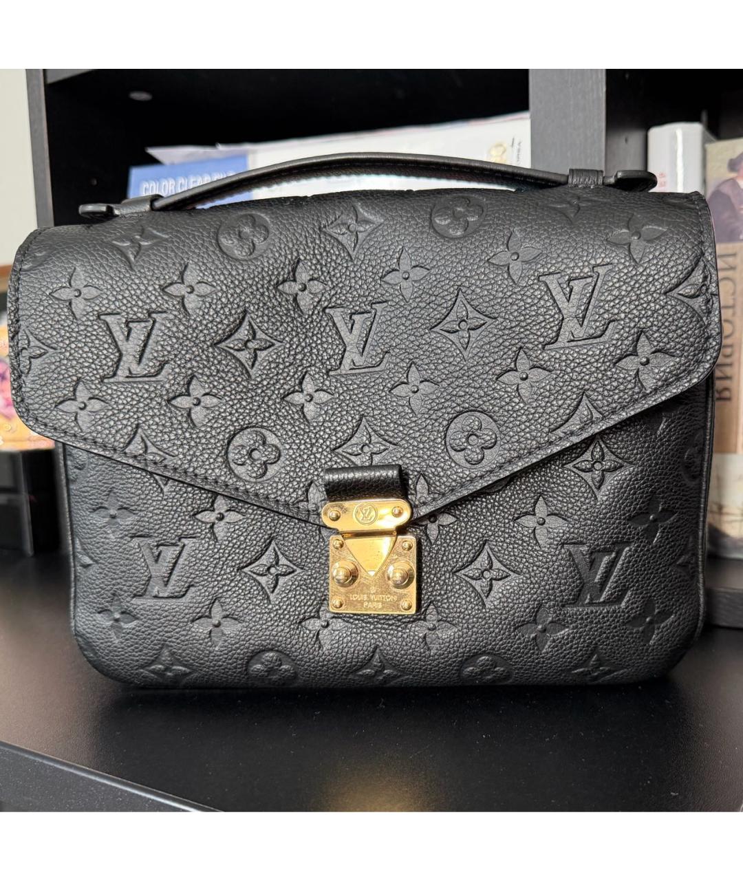 LOUIS VUITTON Черная кожаная сумка через плечо, фото 5