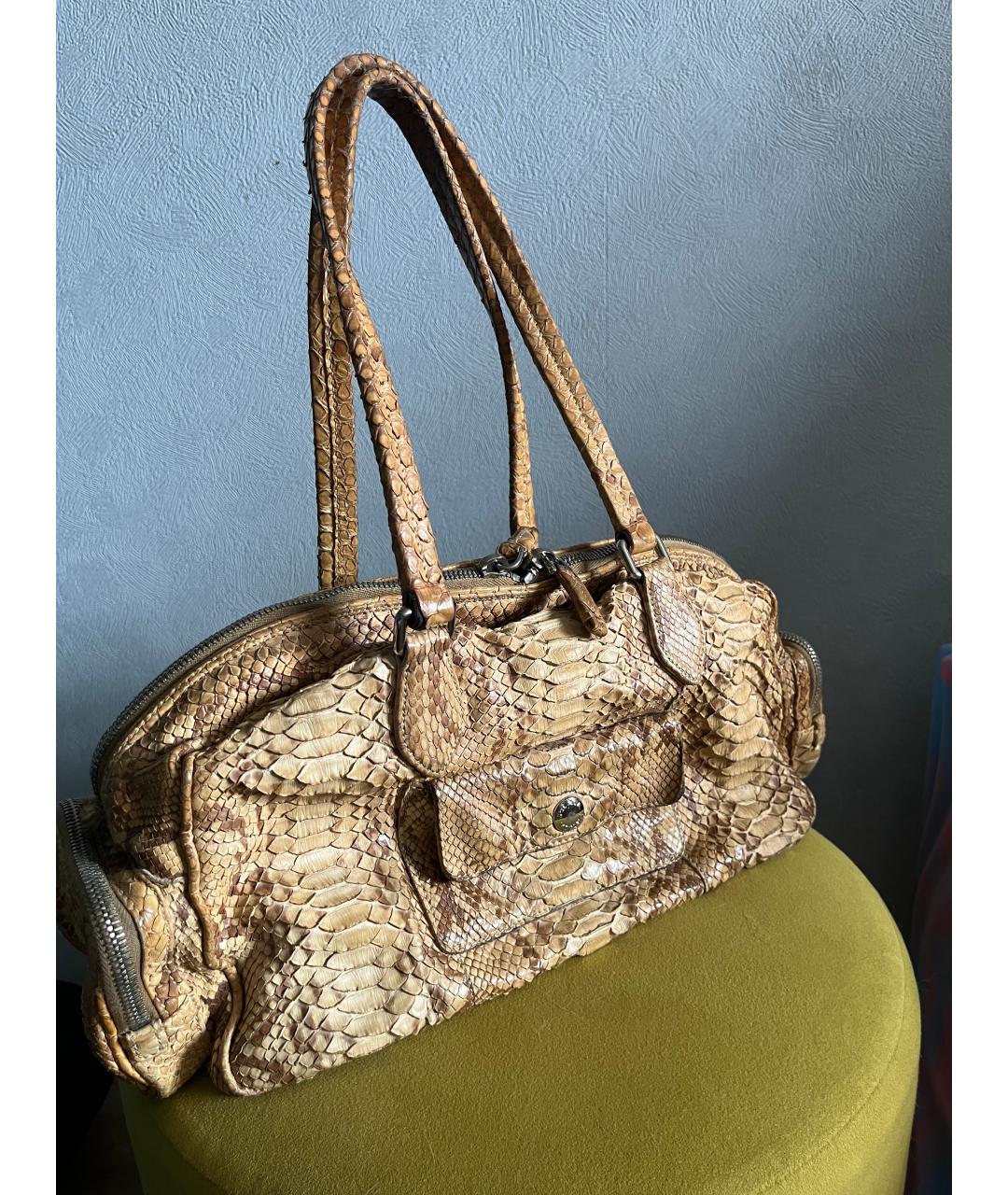 PRADA Бежевая сумка с короткими ручками из экзотической кожи, фото 2