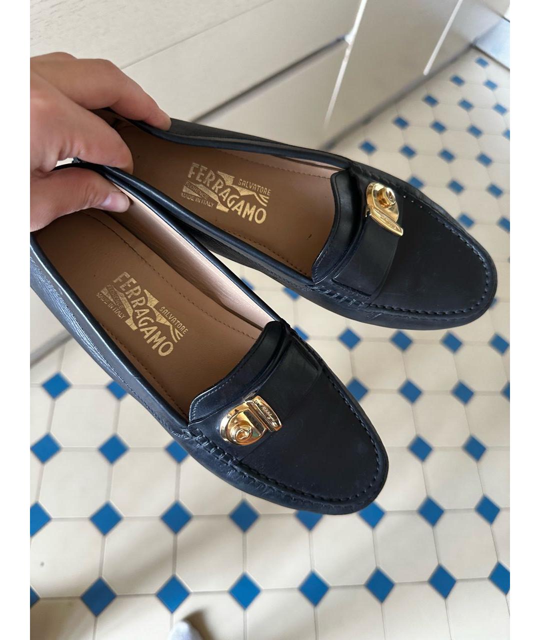 FERRAGAMO Темно-синие кожаные мокасины, фото 6