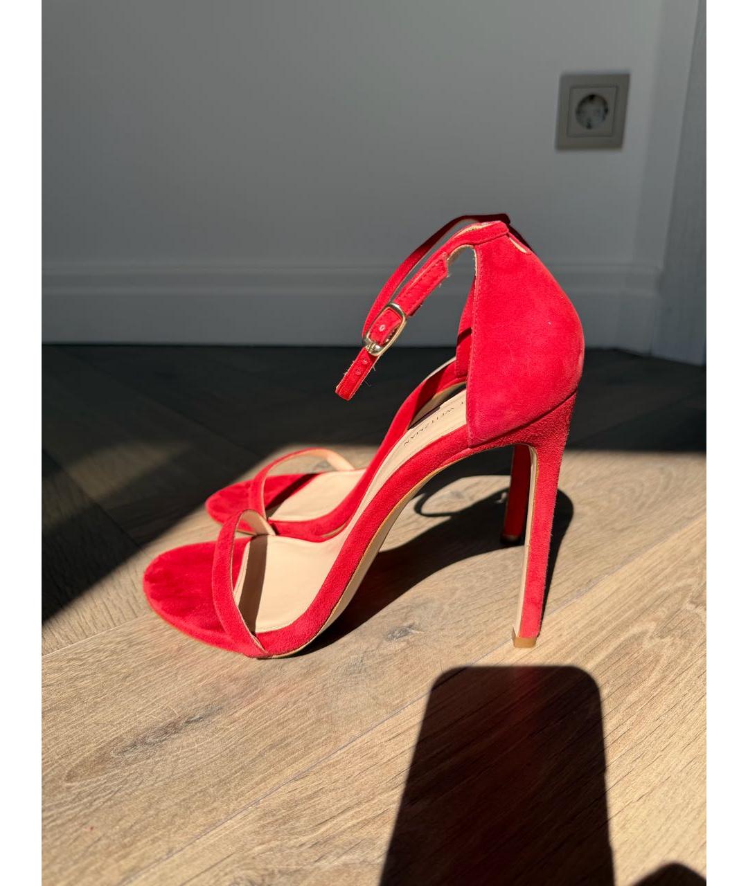 STUART WEITZMAN Красные замшевые босоножки, фото 4