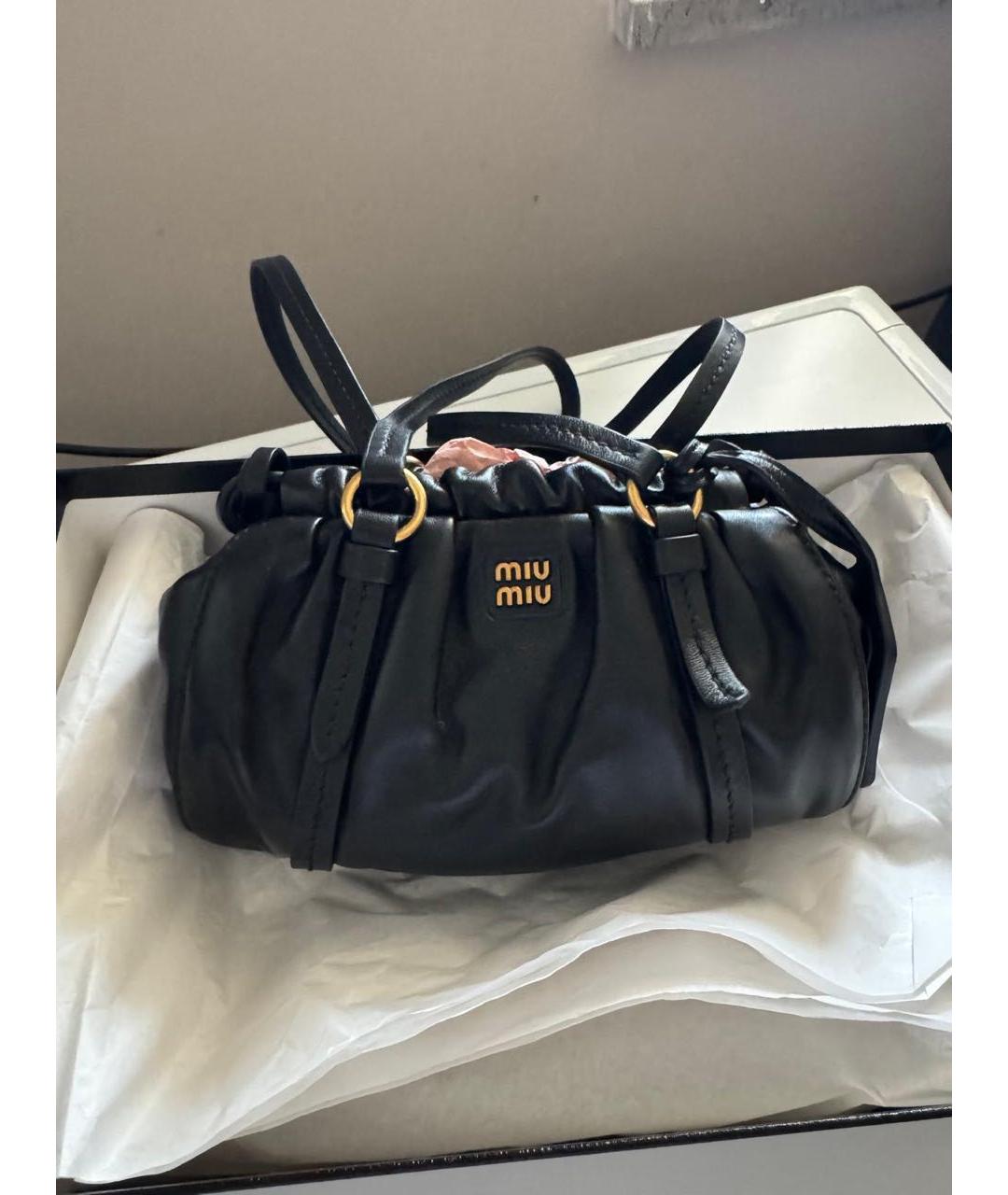 MIU MIU Черная кожаная сумка с короткими ручками, фото 2