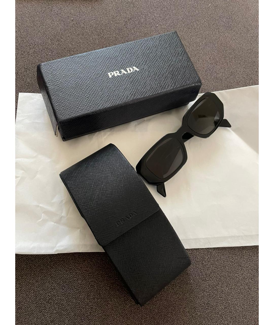 PRADA Черные пластиковые солнцезащитные очки, фото 4