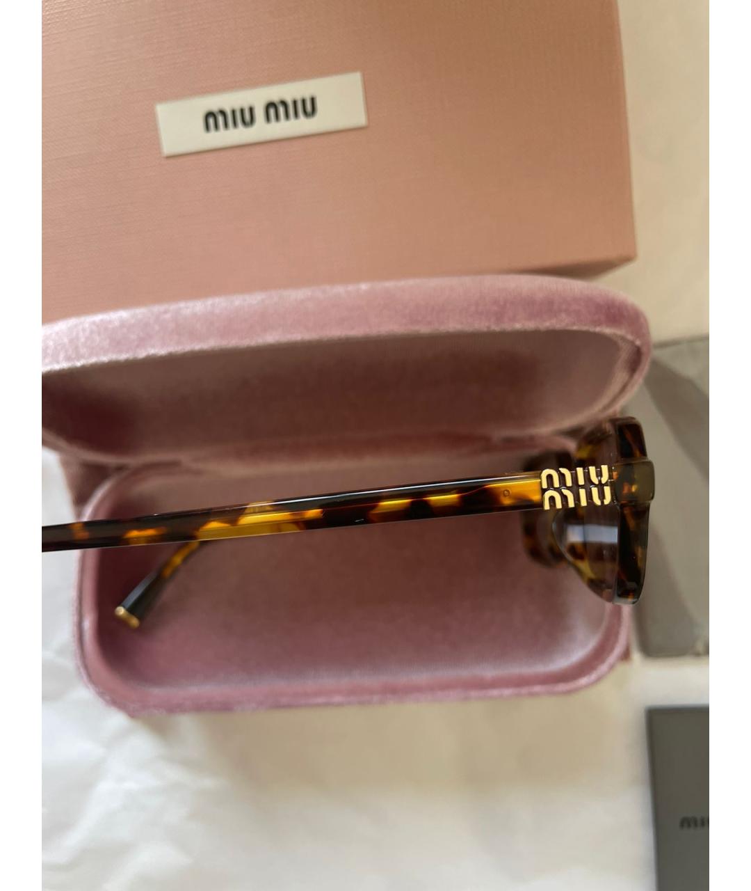 MIU MIU Коричневые пластиковые солнцезащитные очки, фото 2