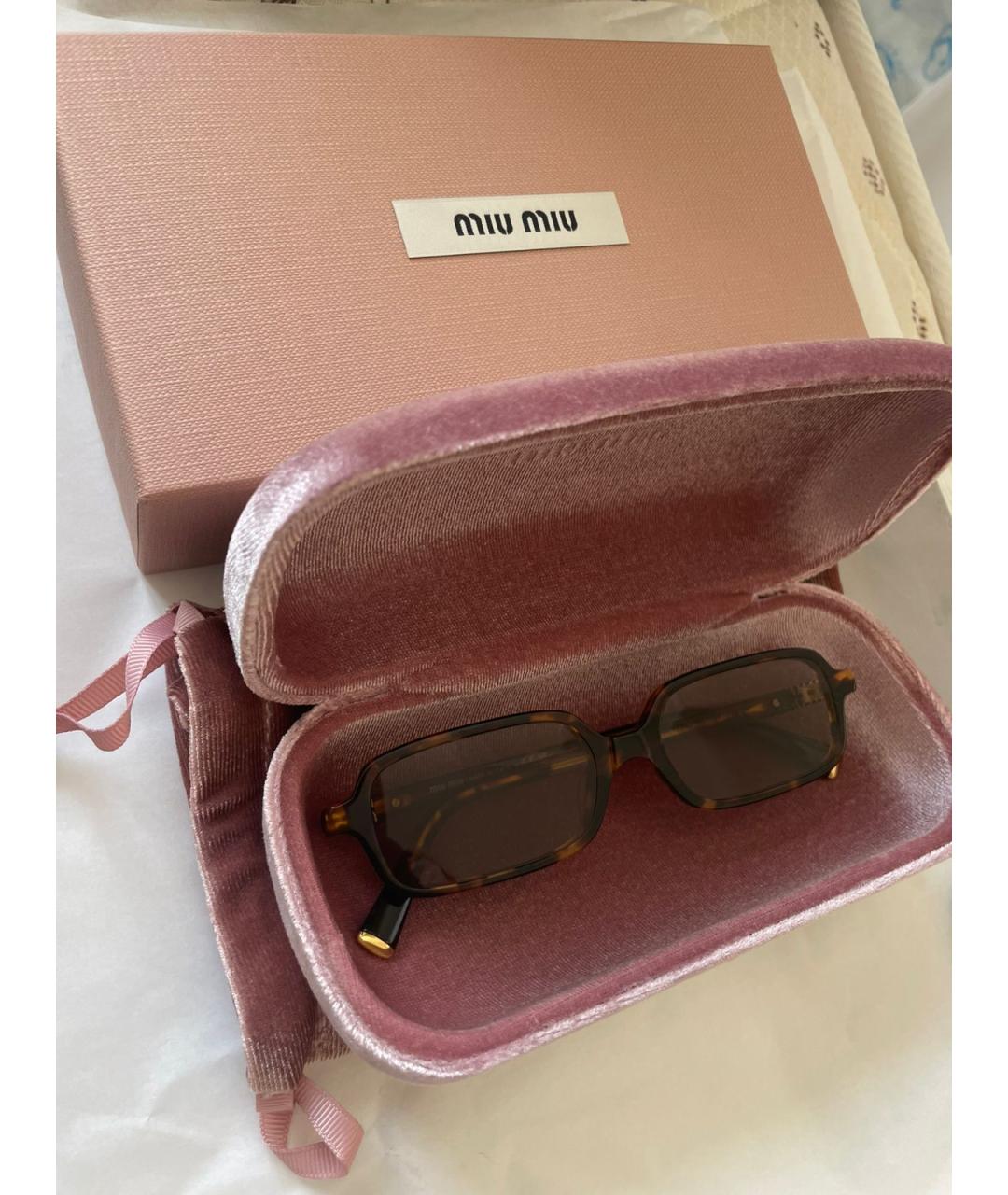 MIU MIU Коричневые пластиковые солнцезащитные очки, фото 5