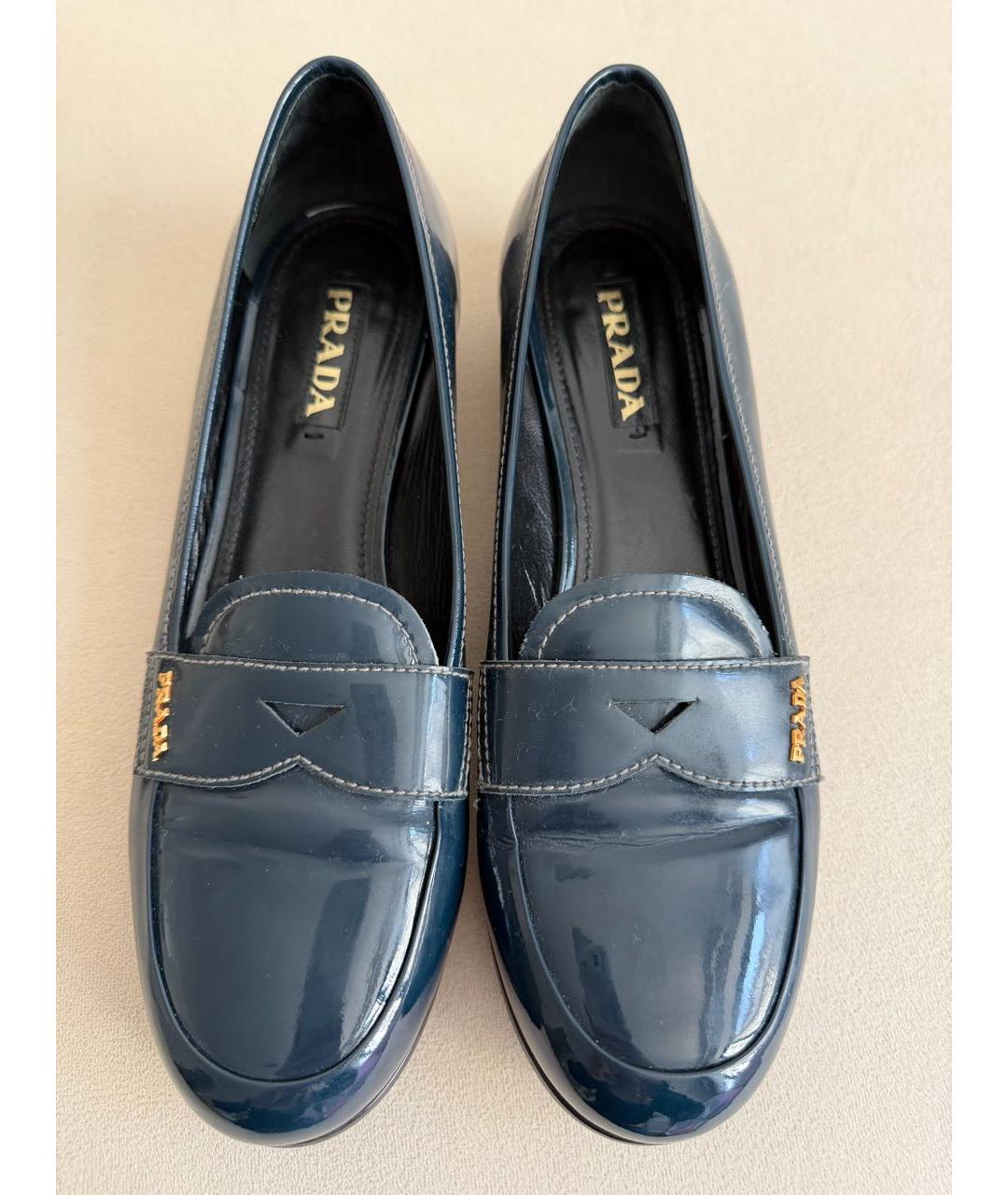 PRADA Темно-синие лоферы из лакированной кожи, фото 3