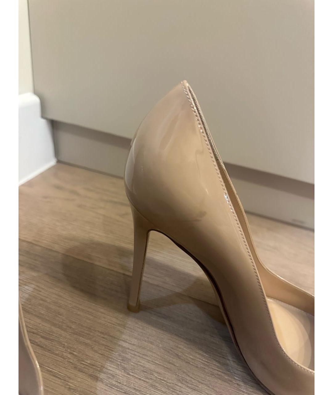 GIANVITO ROSSI Бежевые туфли из лакированной кожи, фото 3