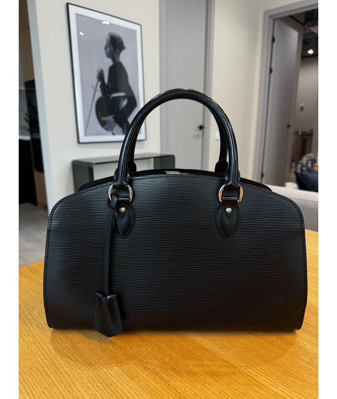 LOUIS VUITTON Черная кожаная сумка с короткими ручками, фото 5
