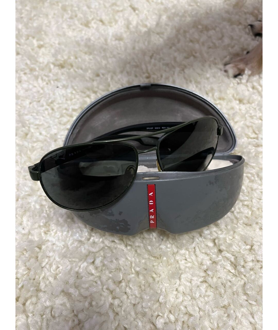 PRADA Серые пластиковые солнцезащитные очки, фото 2