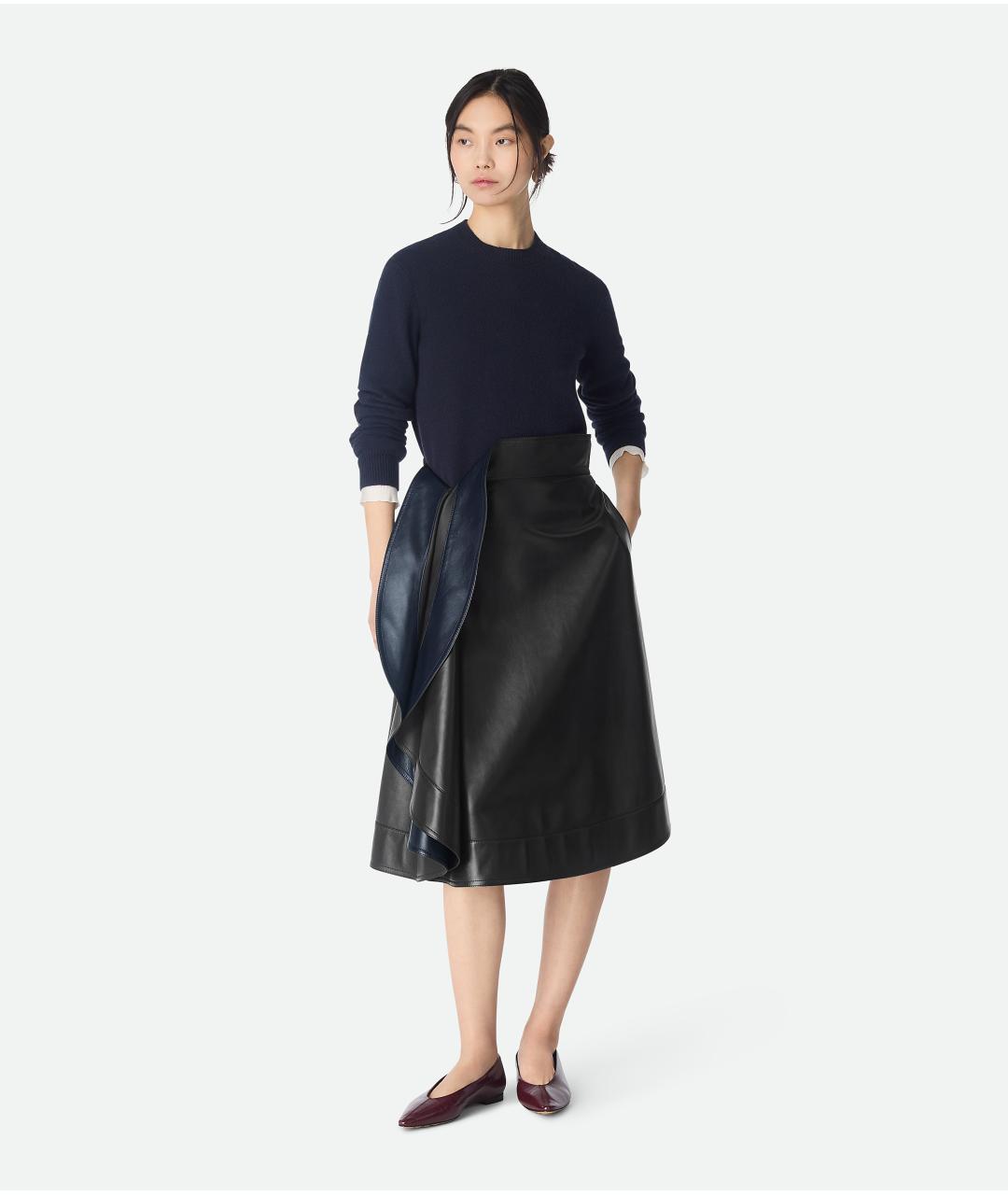 BOTTEGA VENETA Черная кожаная юбка миди, фото 2