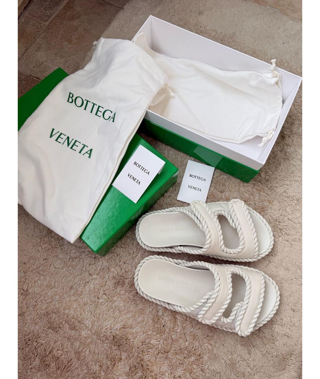BOTTEGA VENETA Белые кожаные сандалии, фото 2
