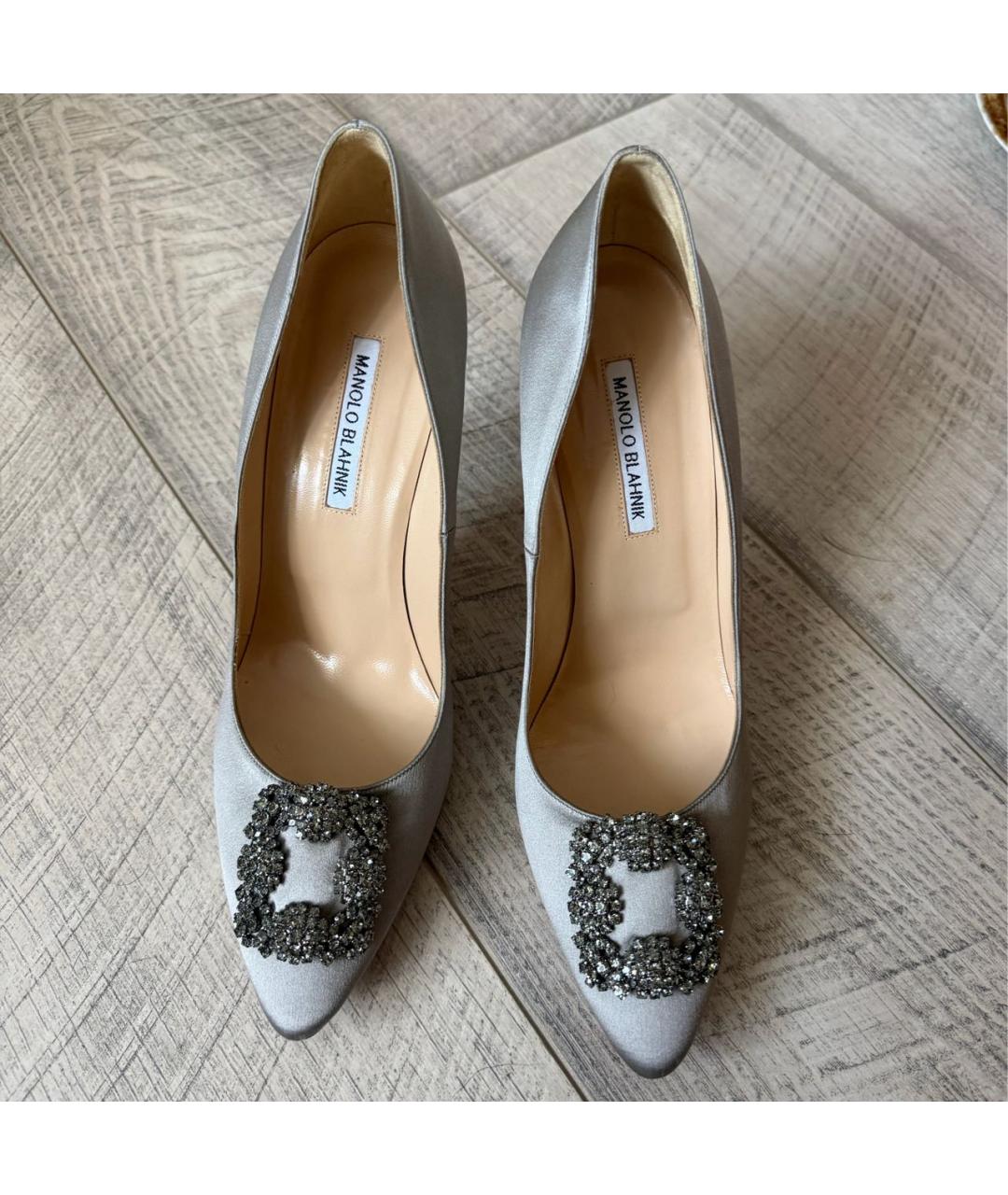 MANOLO BLAHNIK Серебряные текстильные туфли, фото 2