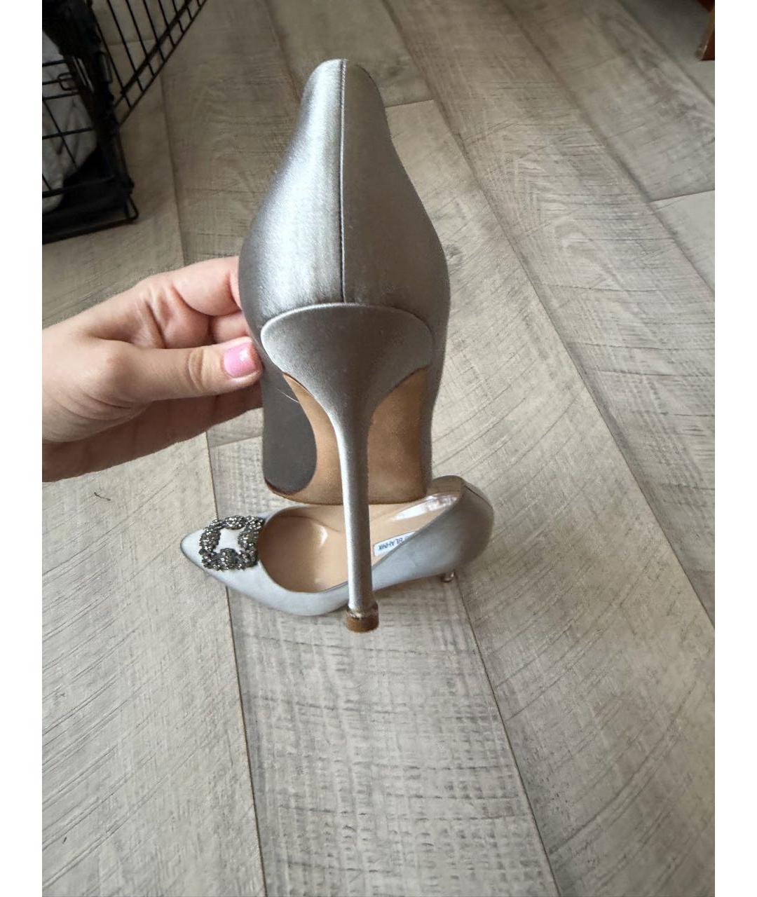 MANOLO BLAHNIK Серебряные текстильные туфли, фото 5