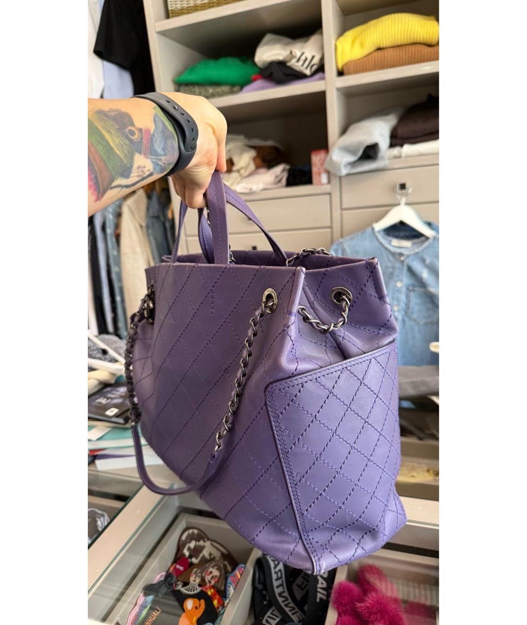 CHANEL Фиолетовая кожаная сумка тоут, фото 2
