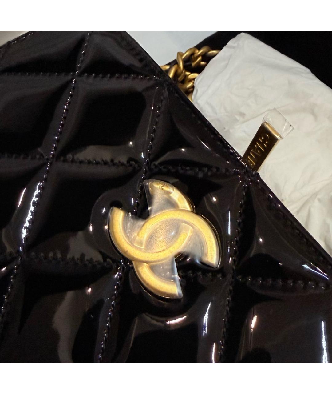 CHANEL Черная сумка с короткими ручками из лакированной кожи, фото 6
