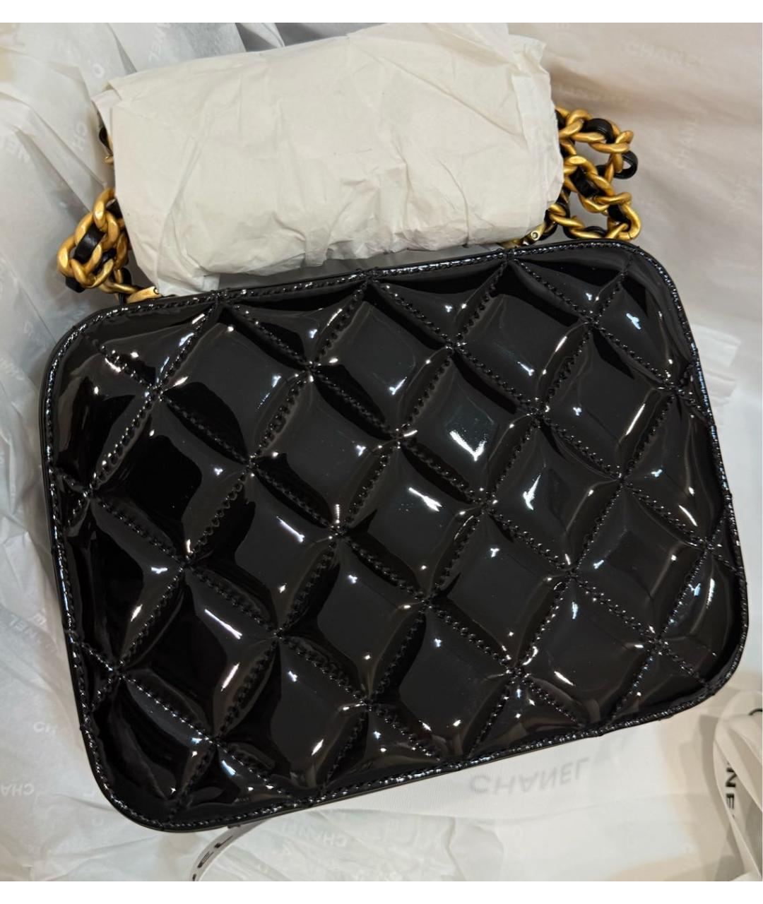 CHANEL Черная сумка с короткими ручками из лакированной кожи, фото 5
