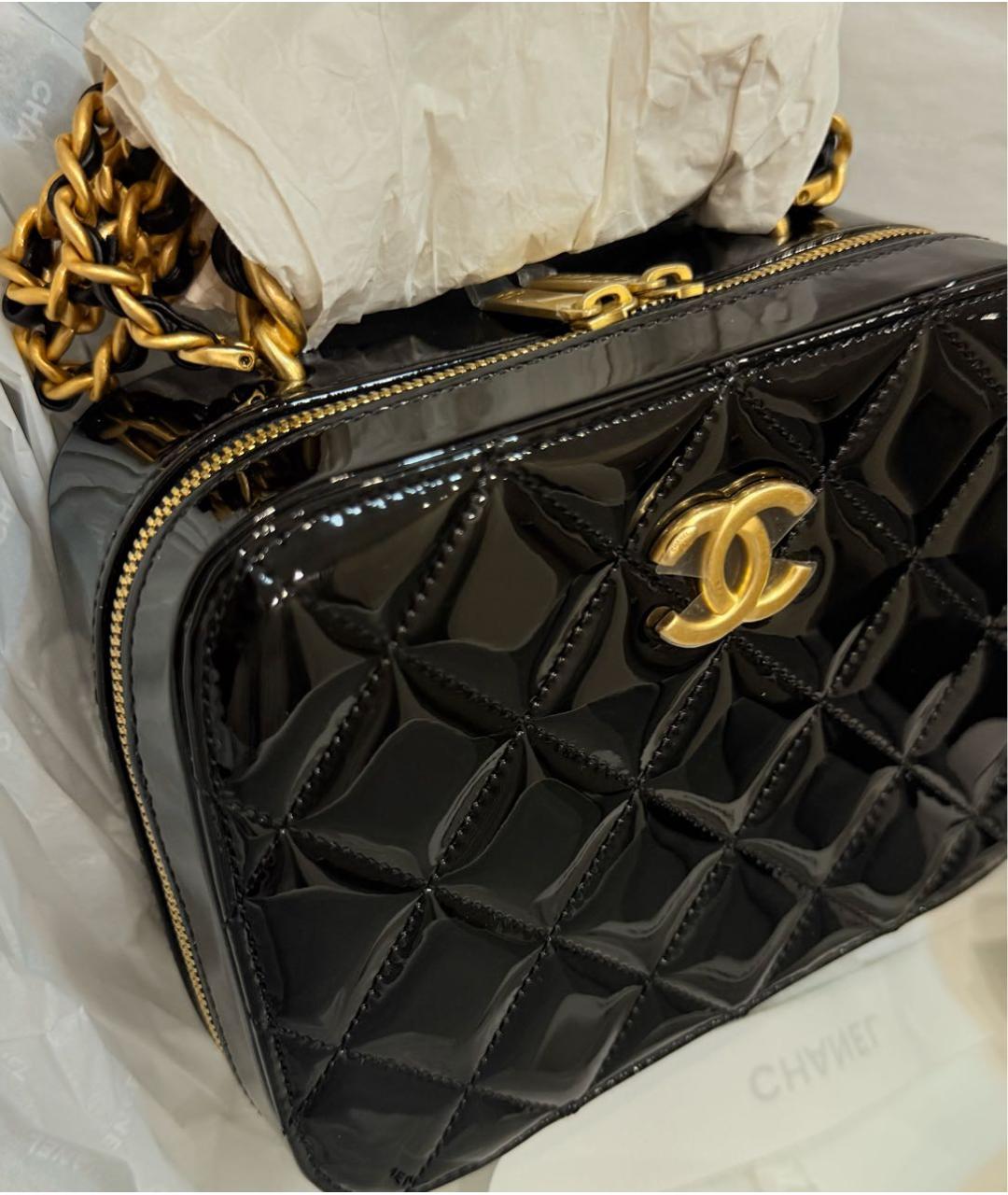 CHANEL Черная сумка с короткими ручками из лакированной кожи, фото 3