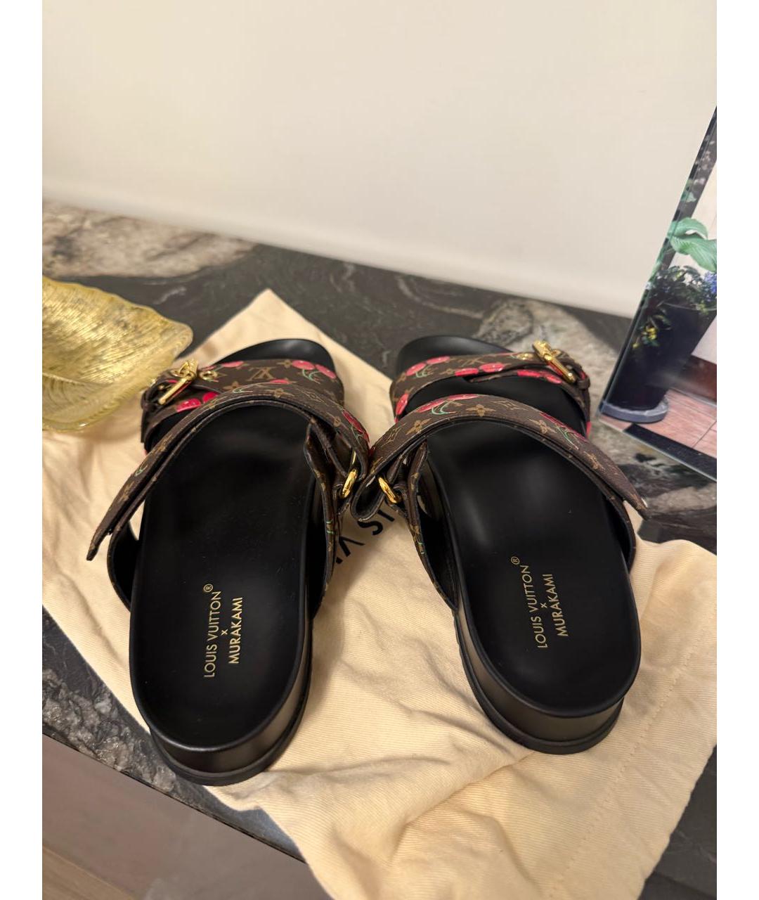 LOUIS VUITTON Коричневые кожаные сандалии, фото 4