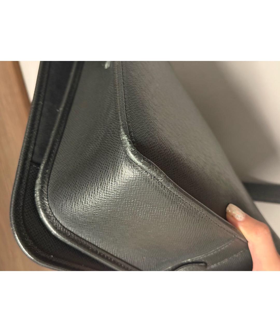 LOUIS VUITTON Черная кожаная сумка на плечо, фото 7