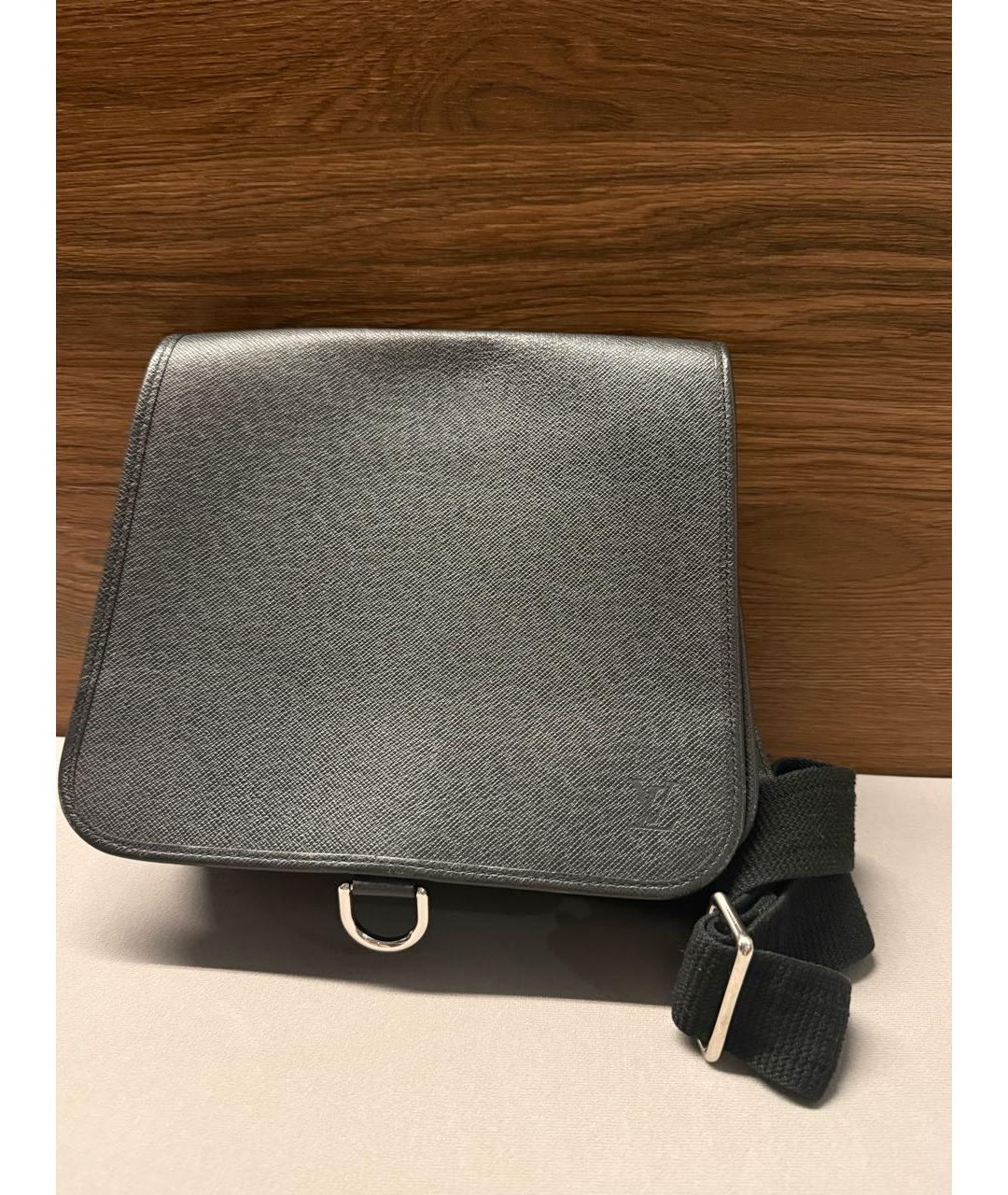 LOUIS VUITTON Черная кожаная сумка на плечо, фото 8