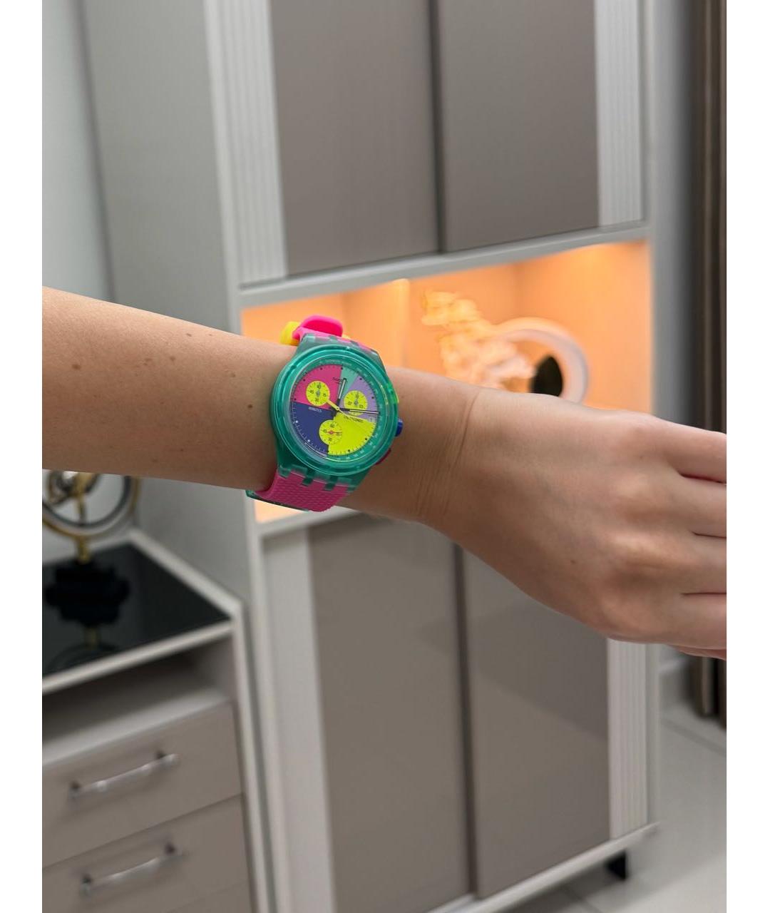 Swatch Розовые пластиковые часы, фото 3