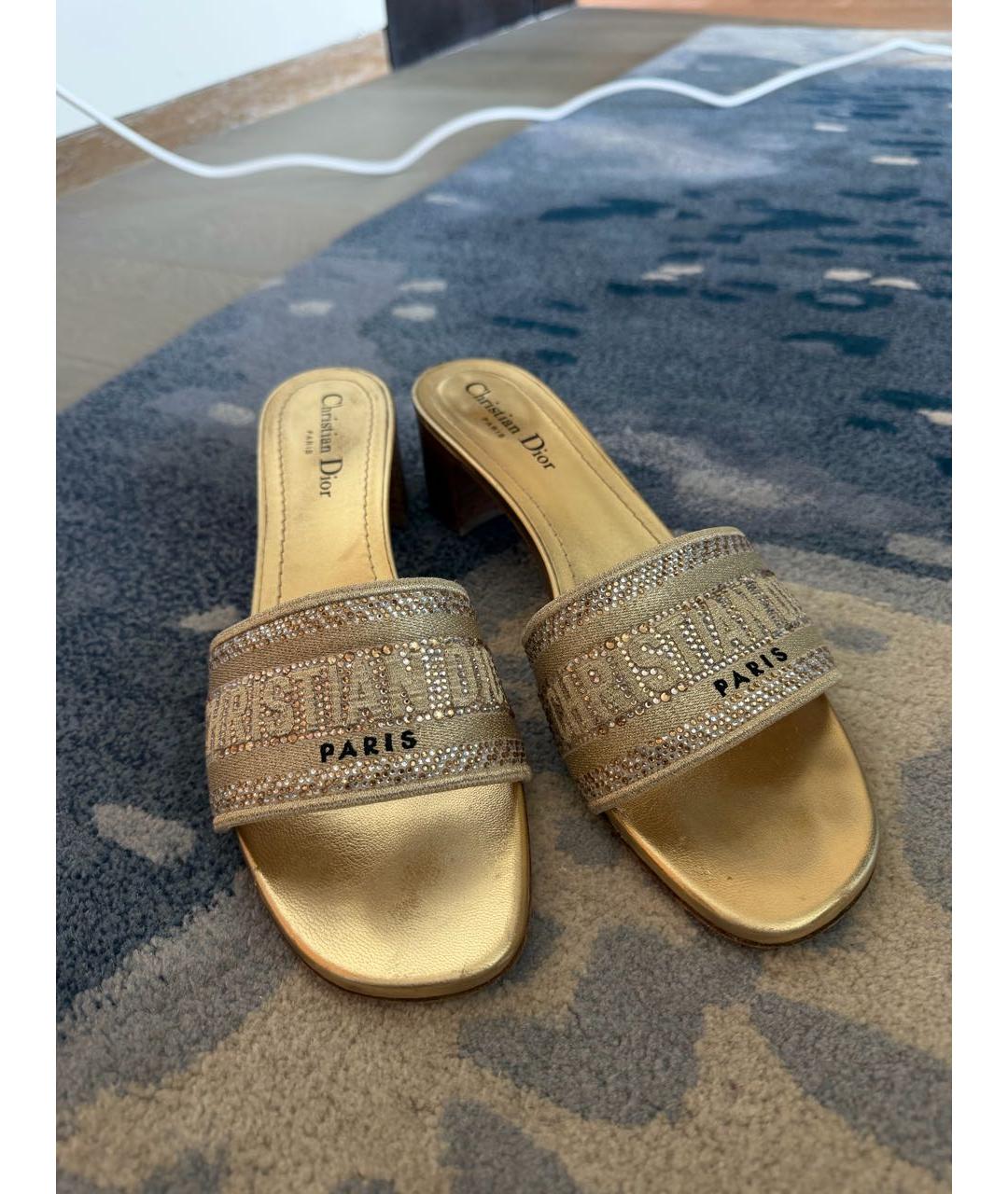 CHRISTIAN DIOR Золотые кожаные босоножки, фото 5