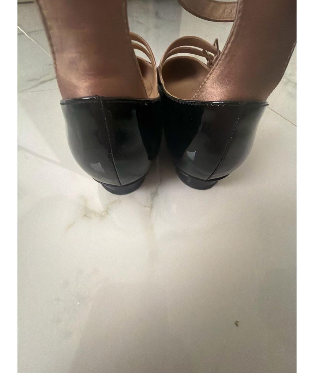 VALENTINO Черные лодочки на низком каблуке из лакированной кожи, фото 4
