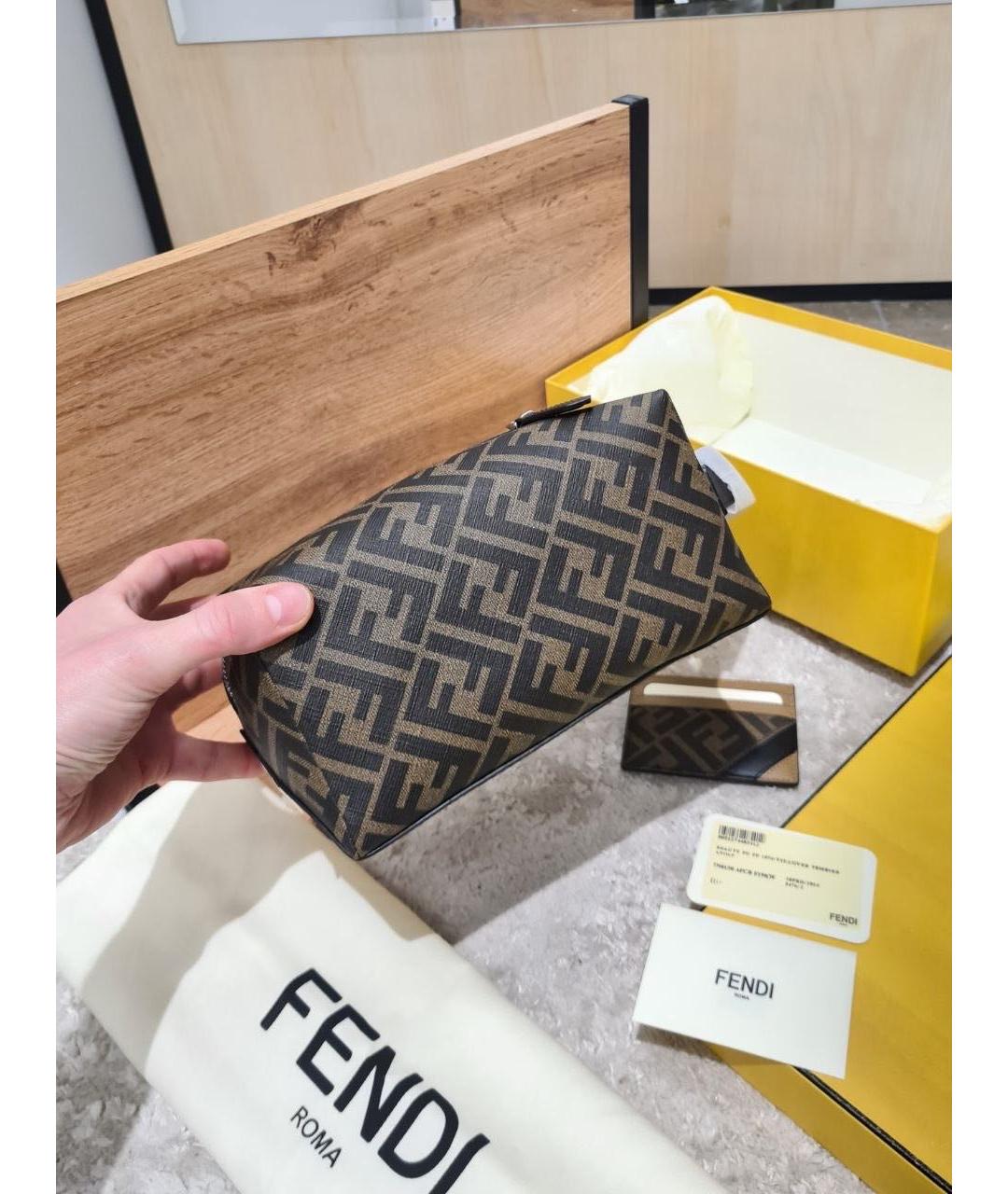 FENDI Коричневая кожаная косметичка, фото 3