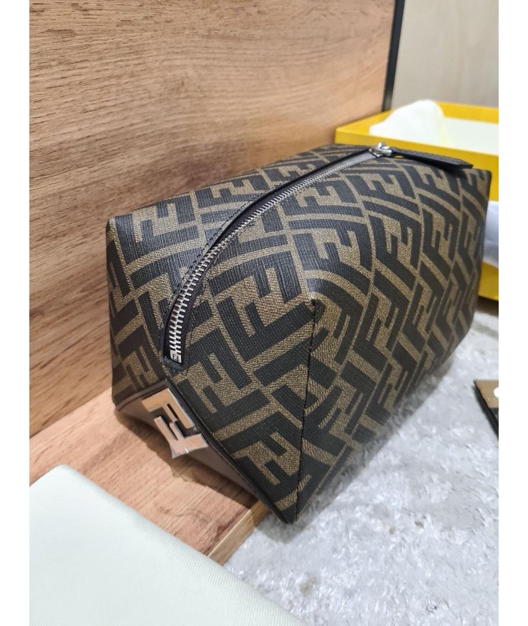 FENDI Коричневая кожаная косметичка, фото 2