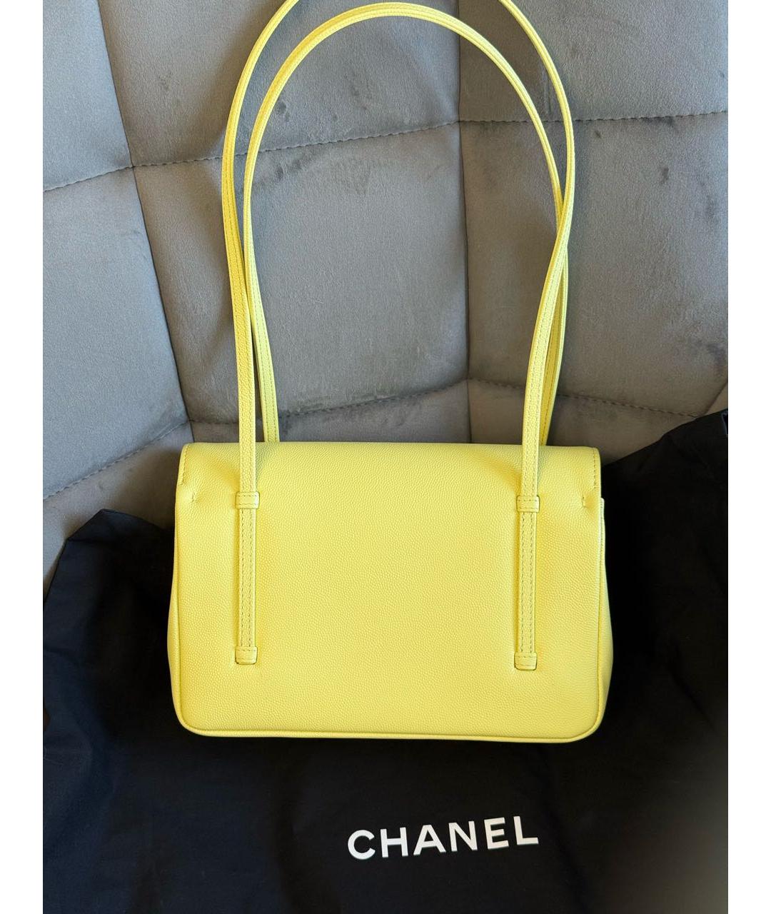 CHANEL Желтая кожаная сумка с короткими ручками, фото 4