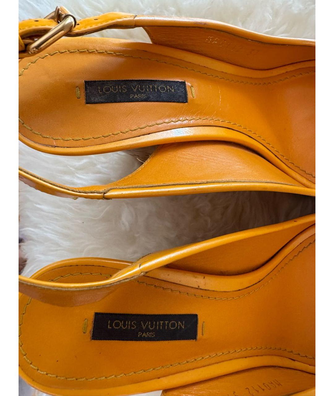 LOUIS VUITTON Желтые босоножки из лакированной кожи, фото 5