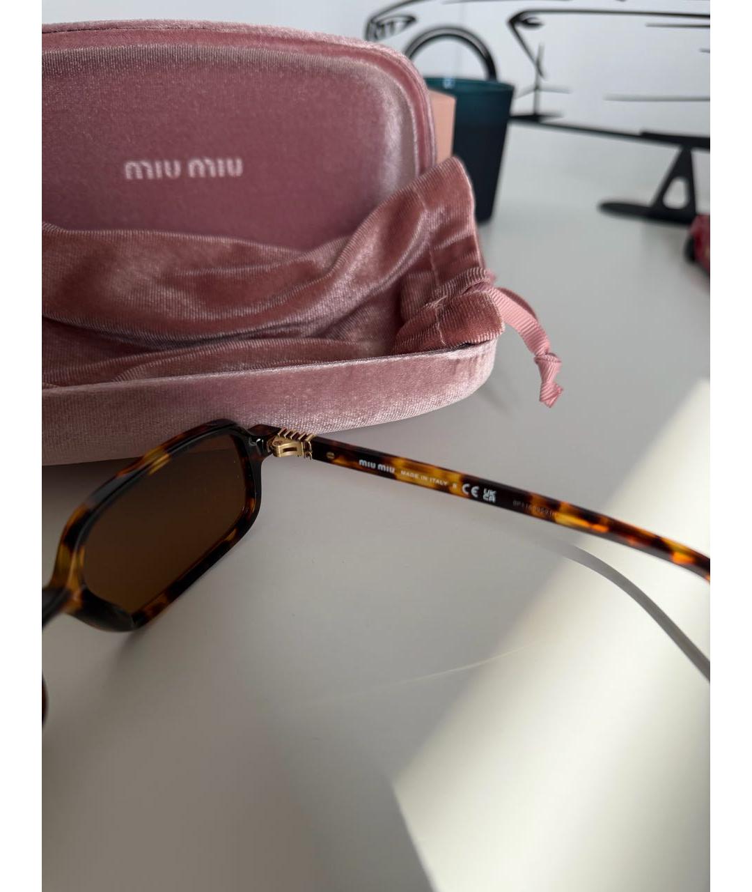 MIU MIU Коричневые пластиковые солнцезащитные очки, фото 8