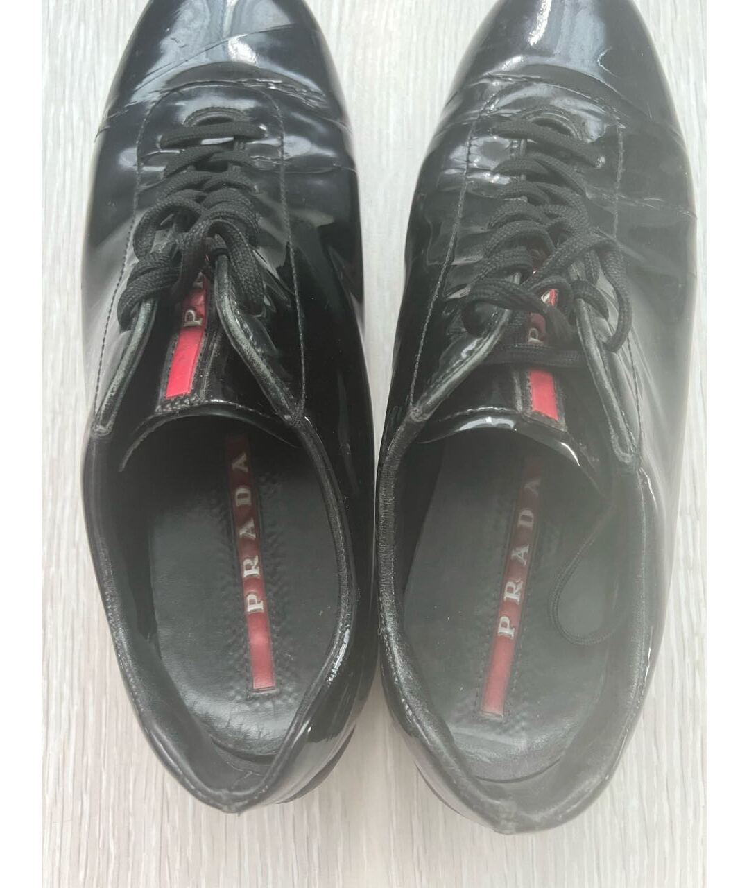 PRADA Черные кроссовки из лакированной кожи, фото 3