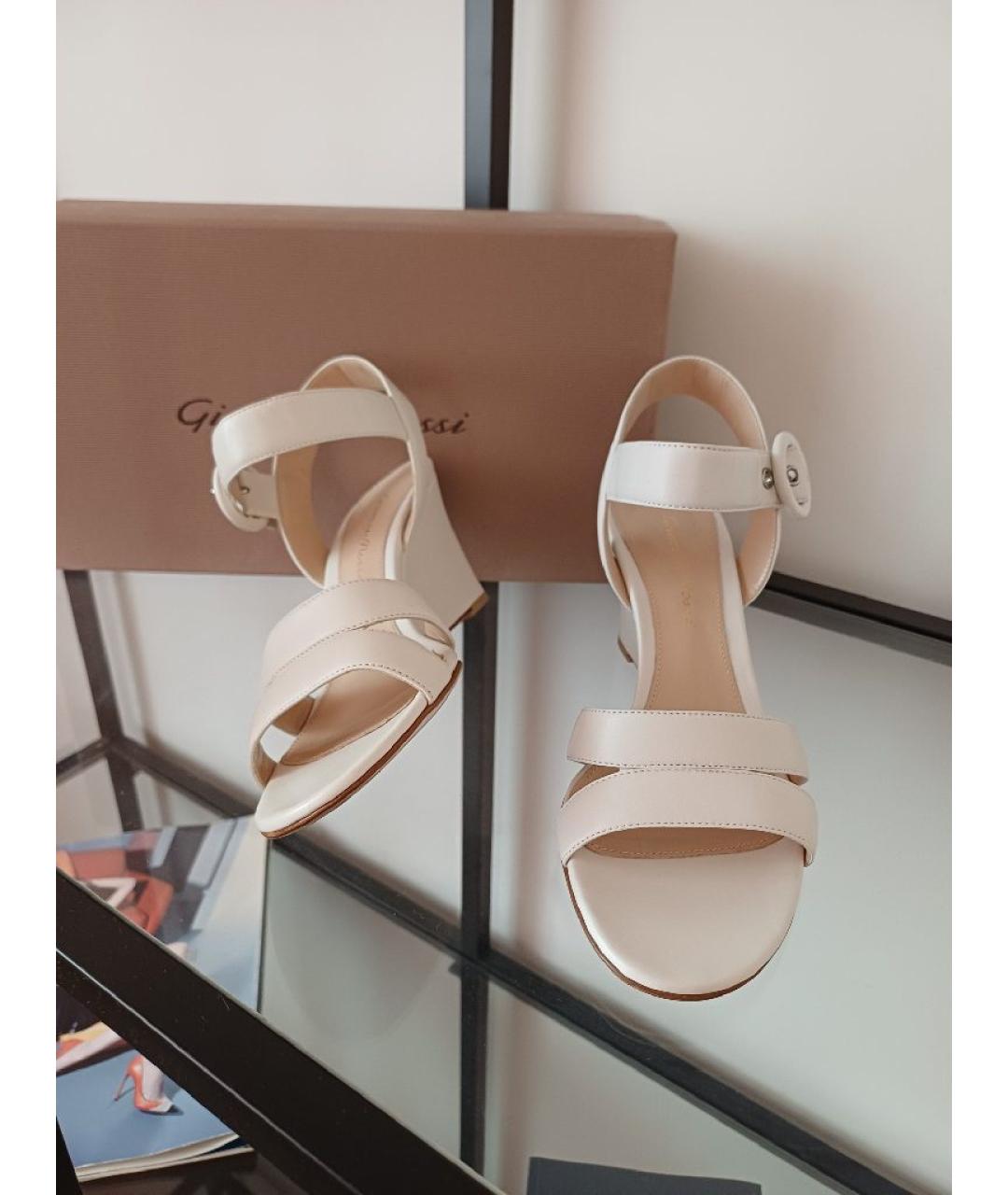 GIANVITO ROSSI Белые кожаные босоножки, фото 7