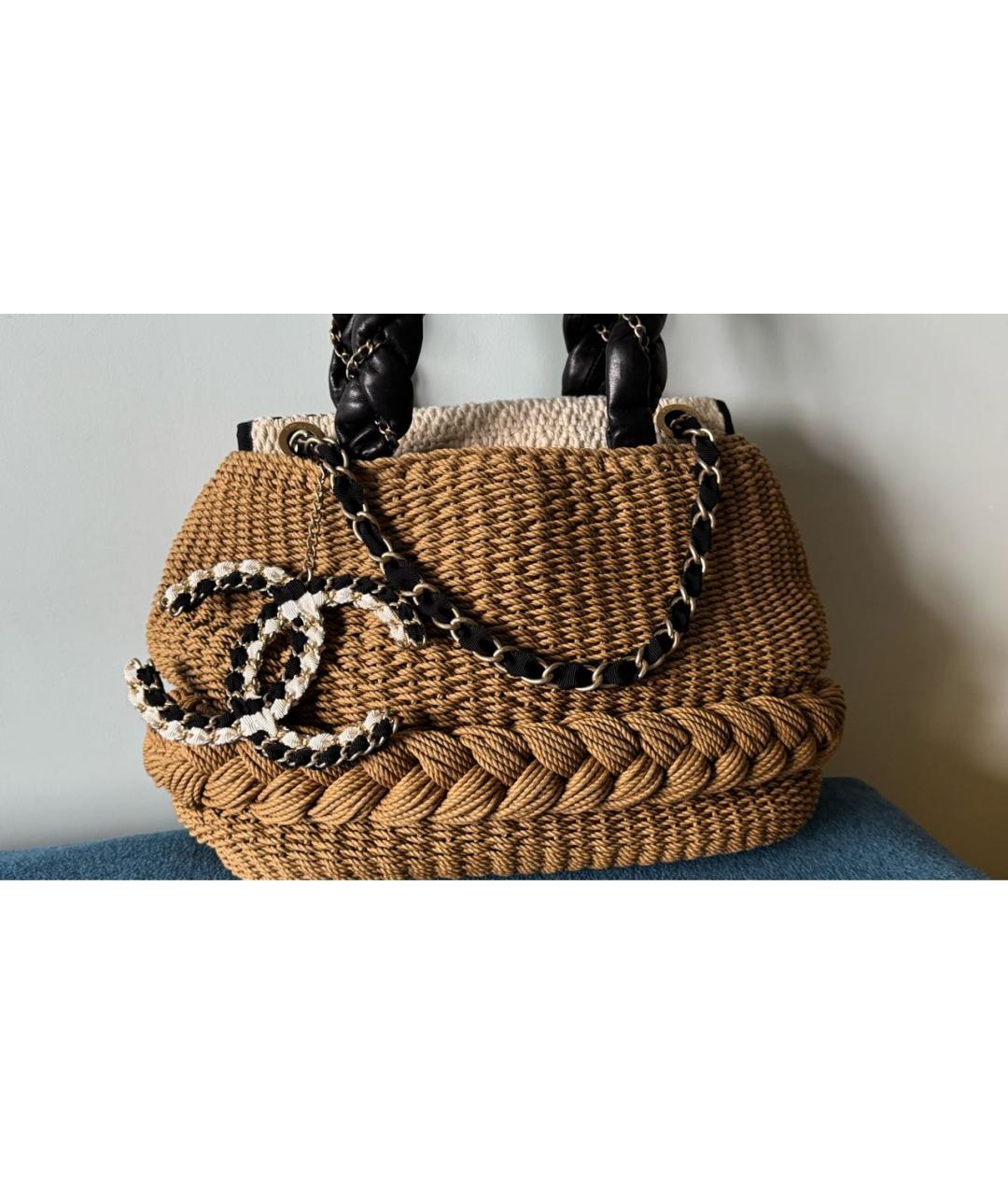CHANEL Бежевая плетеная сумка с короткими ручками, фото 3