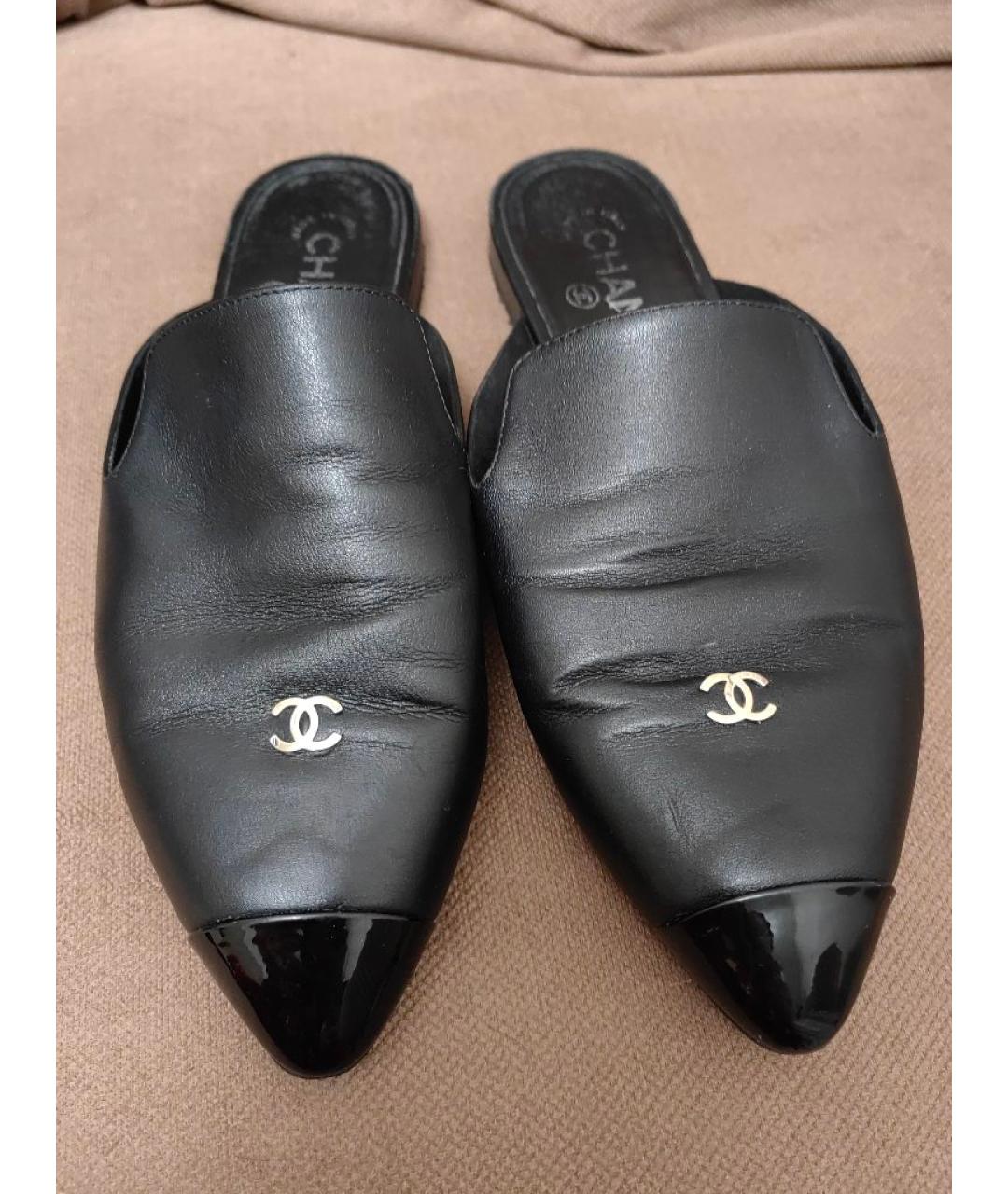 CHANEL Черные кожаные мюли, фото 2