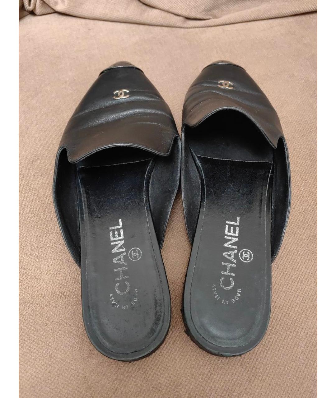 CHANEL Черные кожаные мюли, фото 3