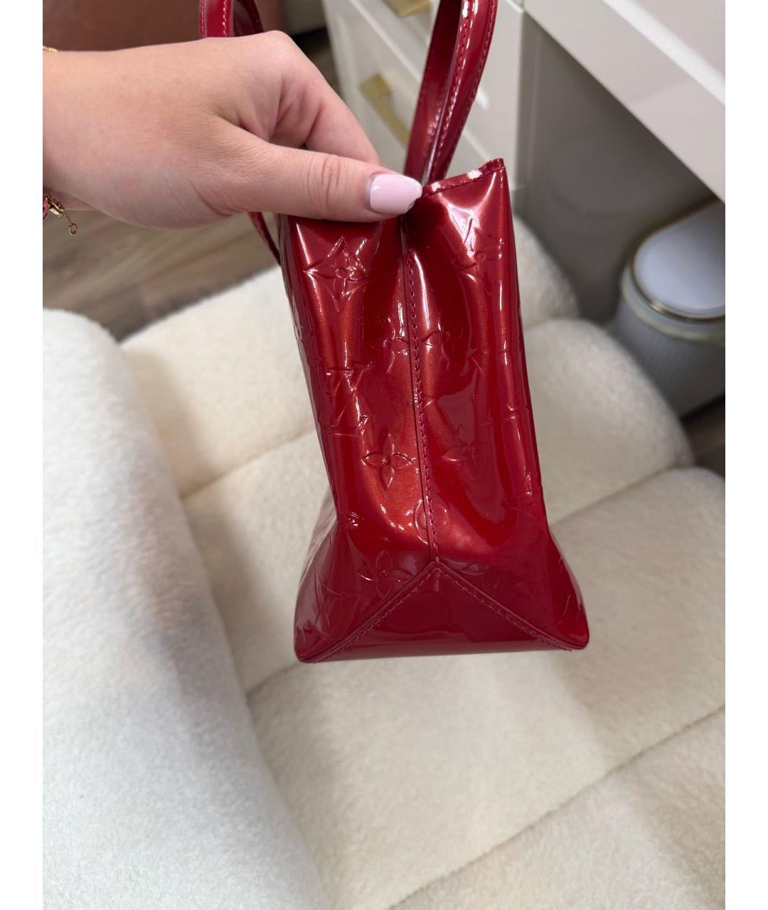 LOUIS VUITTON Красная сумка с короткими ручками из лакированной кожи, фото 4