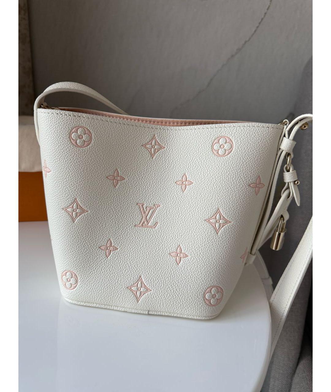 LOUIS VUITTON Белая кожаная сумка с короткими ручками, фото 2