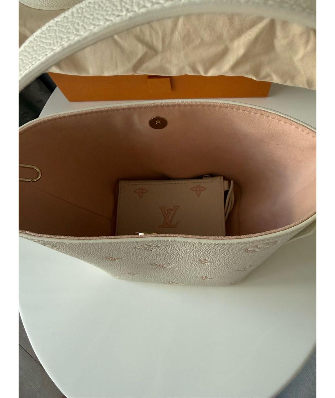 LOUIS VUITTON Белая кожаная сумка с короткими ручками, фото 4
