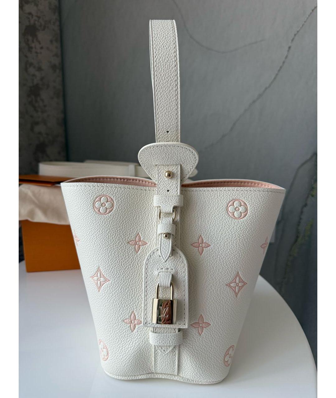 LOUIS VUITTON Белая кожаная сумка с короткими ручками, фото 3
