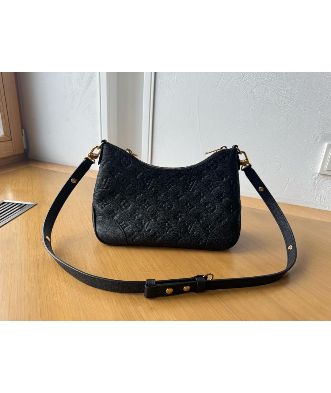 LOUIS VUITTON Черная кожаная сумка через плечо, фото 3