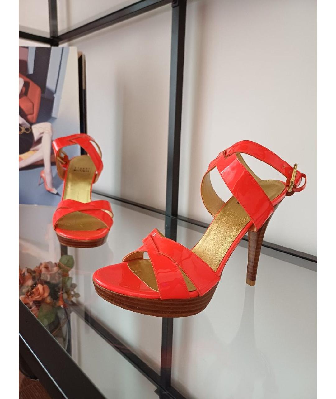 STUART WEITZMAN Красные босоножки из лакированной кожи, фото 2