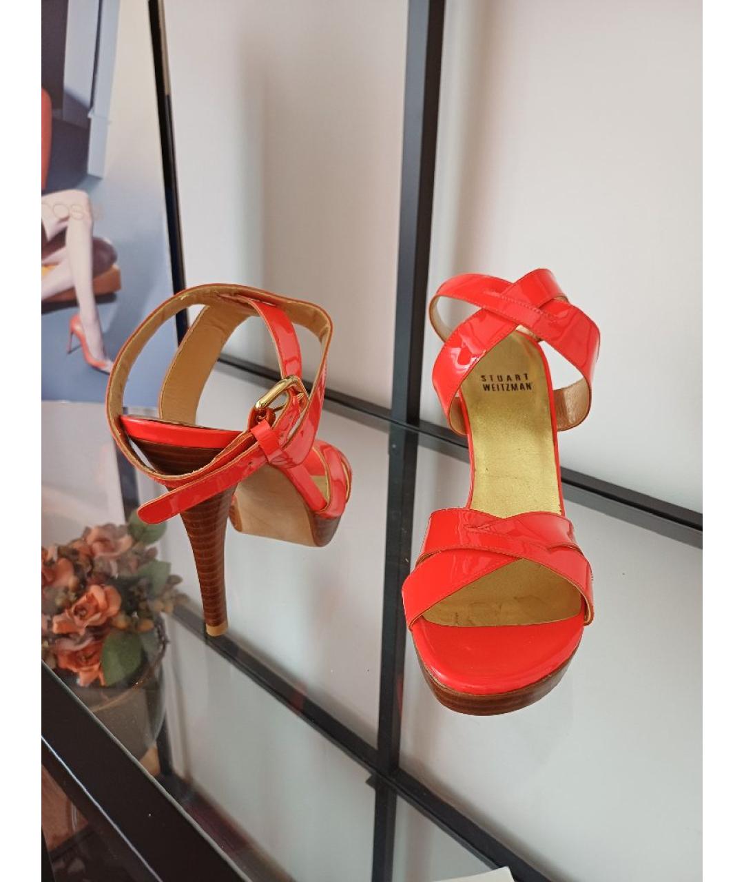 STUART WEITZMAN Красные босоножки из лакированной кожи, фото 5