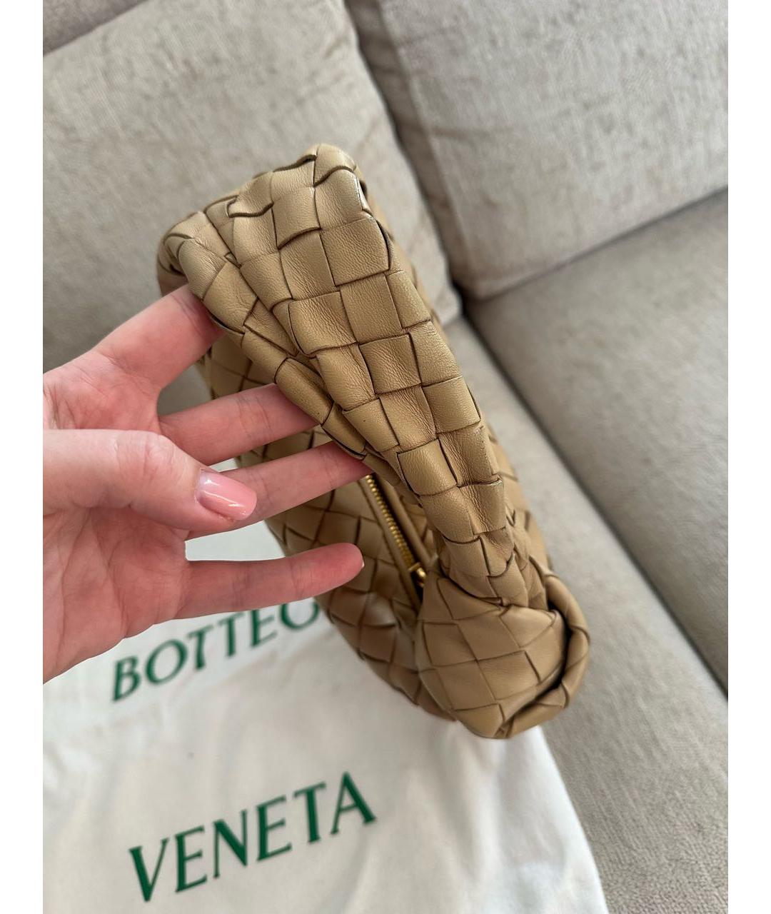 BOTTEGA VENETA Бежевая кожаная сумка с короткими ручками, фото 8