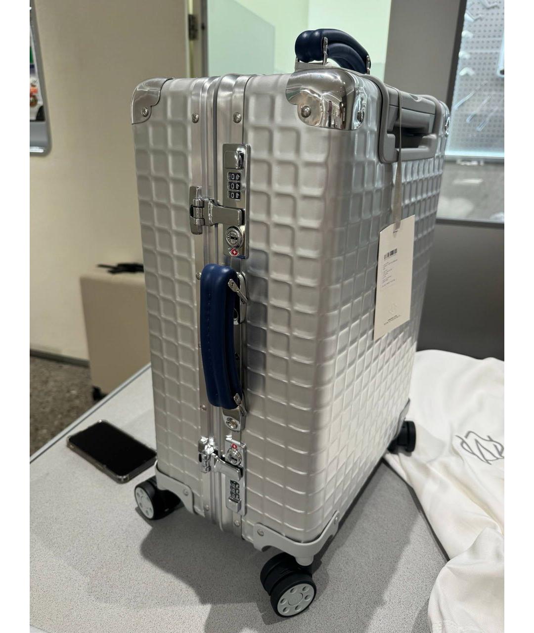 Rimowa Серебряный чемодан, фото 4