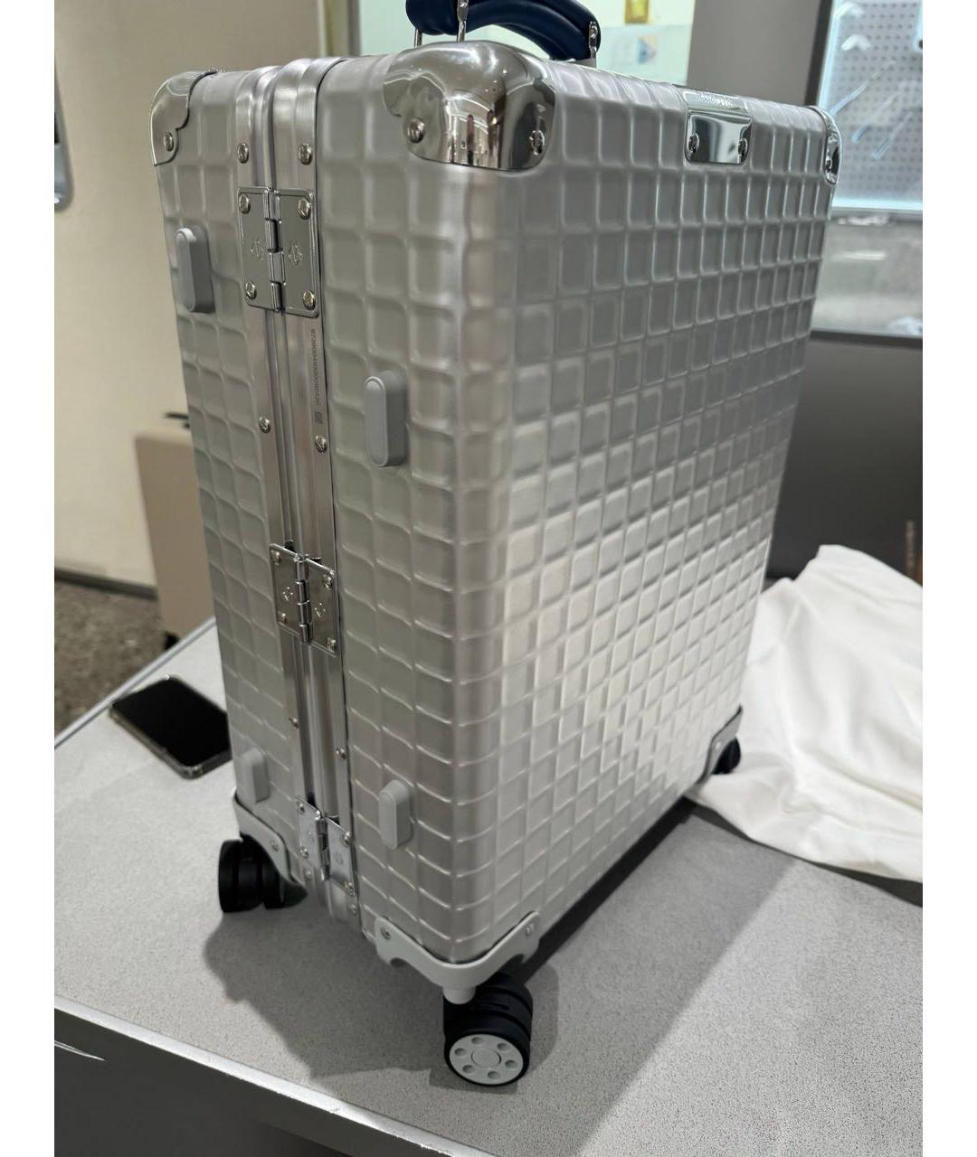 Rimowa Серебряный чемодан, фото 5