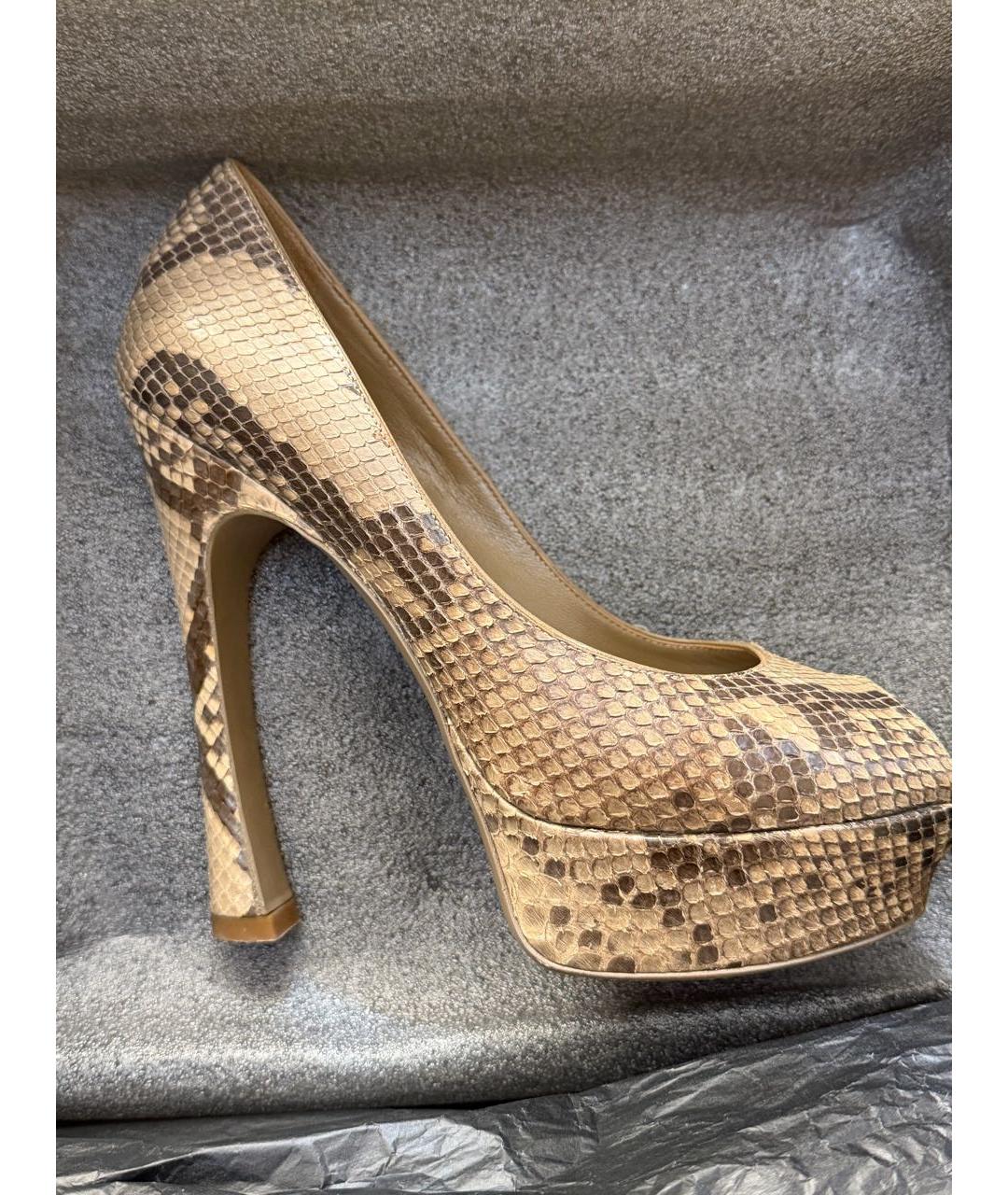 SAINT LAURENT Бежевые туфли из экзотической кожи, фото 3
