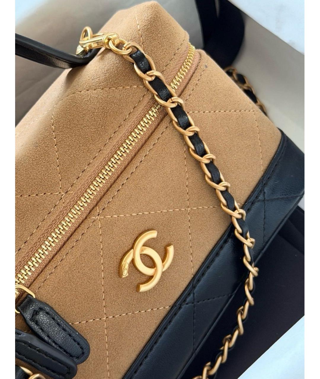 CHANEL Бежевая замшевая сумка через плечо, фото 3