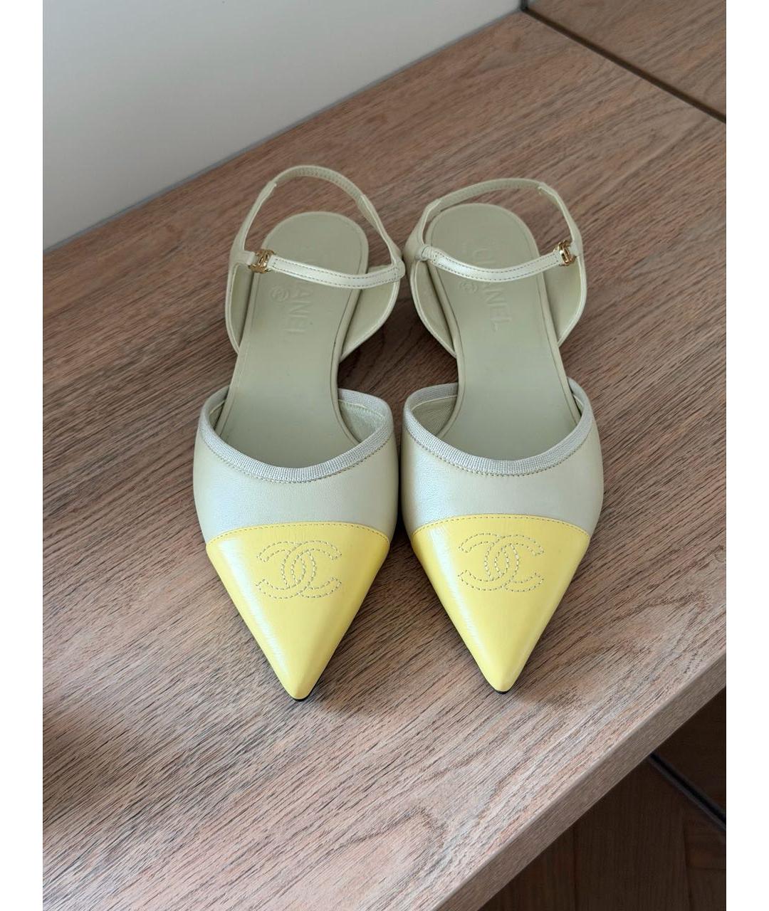 CHANEL Желтые кожаные лодочки на низком каблуке, фото 3